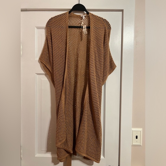 AERIE • METALLIC CROCHET CAPE • ONLINE EXCLUSIVE - Picture 5 of 8